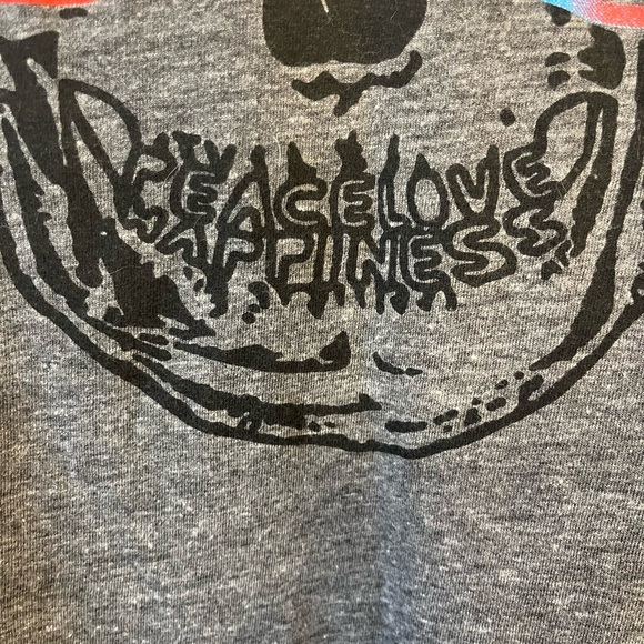 Occasion brand, Women’s Size 1x, Gray Skull Graphic T-Shirt - Picture 2 of 4